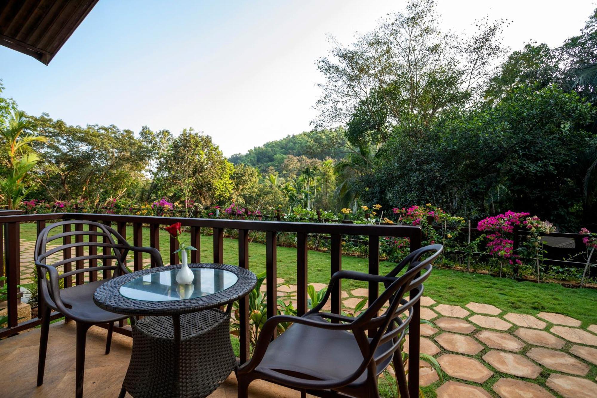 Stone Wood Premier Gokarna Hotel Gokarna  Ngoại thất bức ảnh