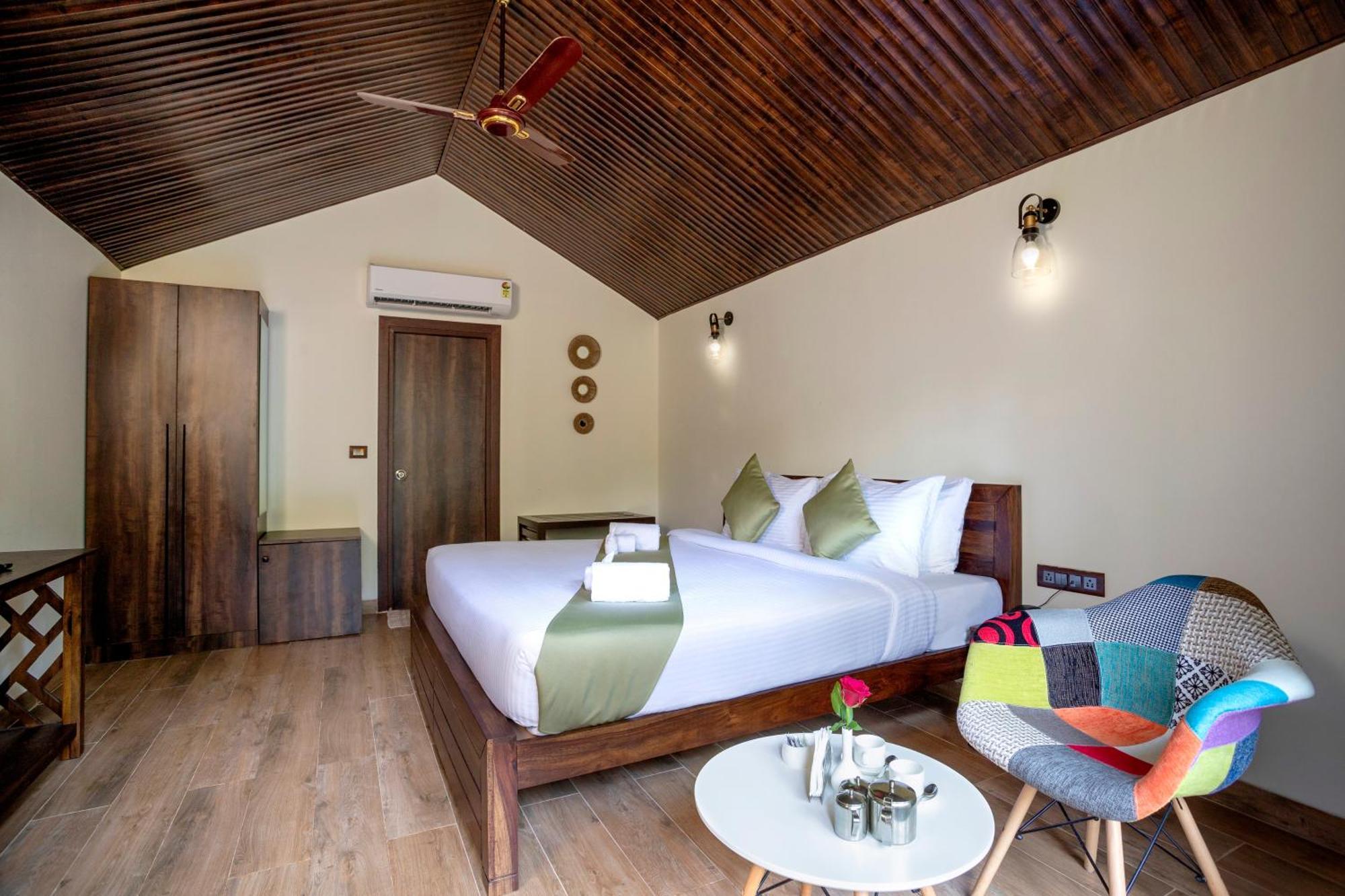 Stone Wood Premier Gokarna Hotel Gokarna  Ngoại thất bức ảnh