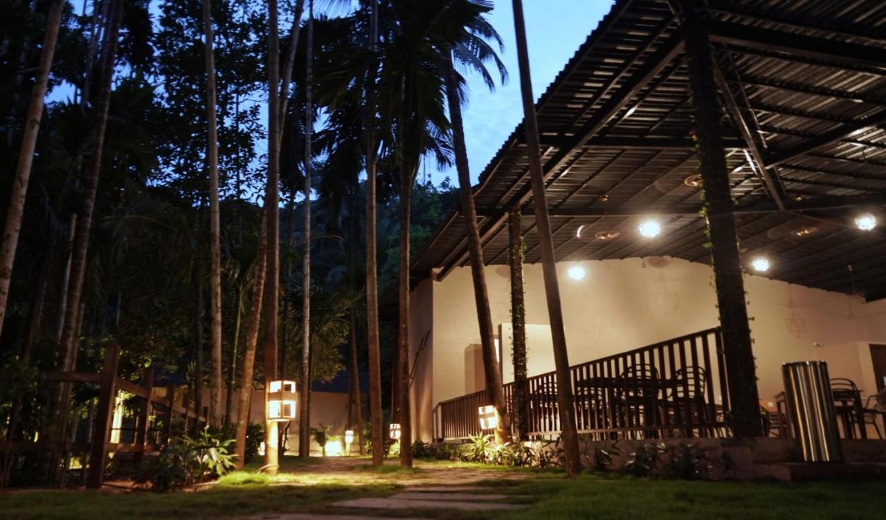 Stone Wood Premier Gokarna Hotel Gokarna  Ngoại thất bức ảnh