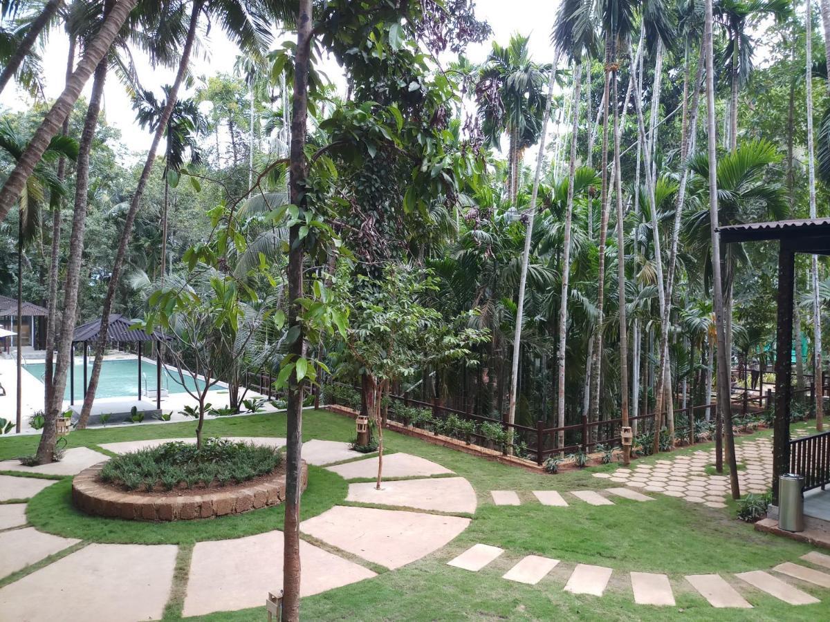 Stone Wood Premier Gokarna Hotel Gokarna  Ngoại thất bức ảnh